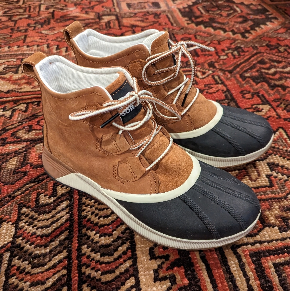 Sorel Out and About Boots Size 10